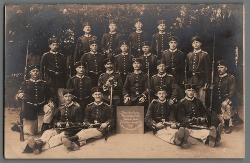 Foto soldaten gewehre - ak,